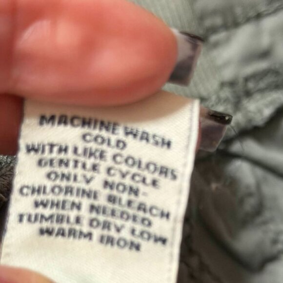 TWO pairs Caffe Marrakesh Cargo Capri Pants -1 Light Green & 1 Khaki Tan SIZE 6 - Picture 13 of 13